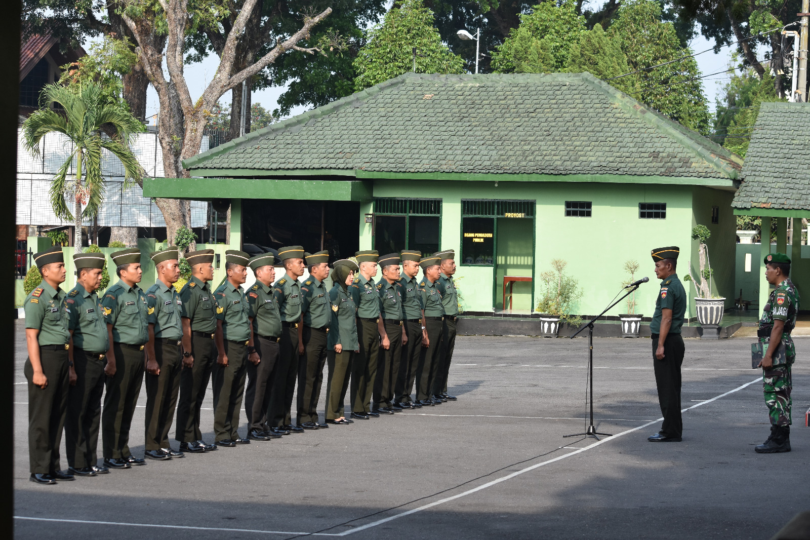 Mayor Inf Sugih Raharjo Pimpin Apel Pagi Prajurit dan PNS Korem 073/Makutarama